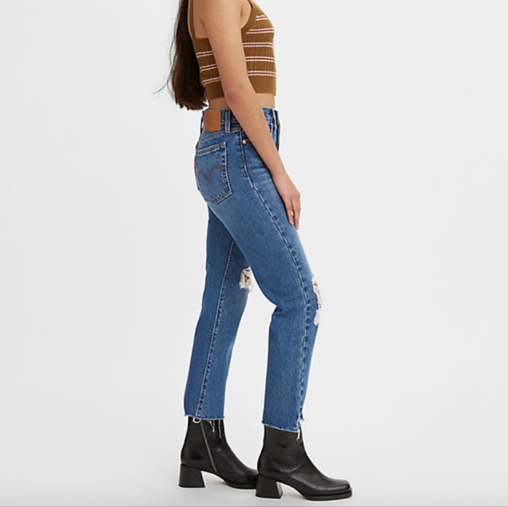 NWT! Levi's THE WEDGIE STRAIGHT  Indigo destructed vintage inspired denim - Picture 3 of 16